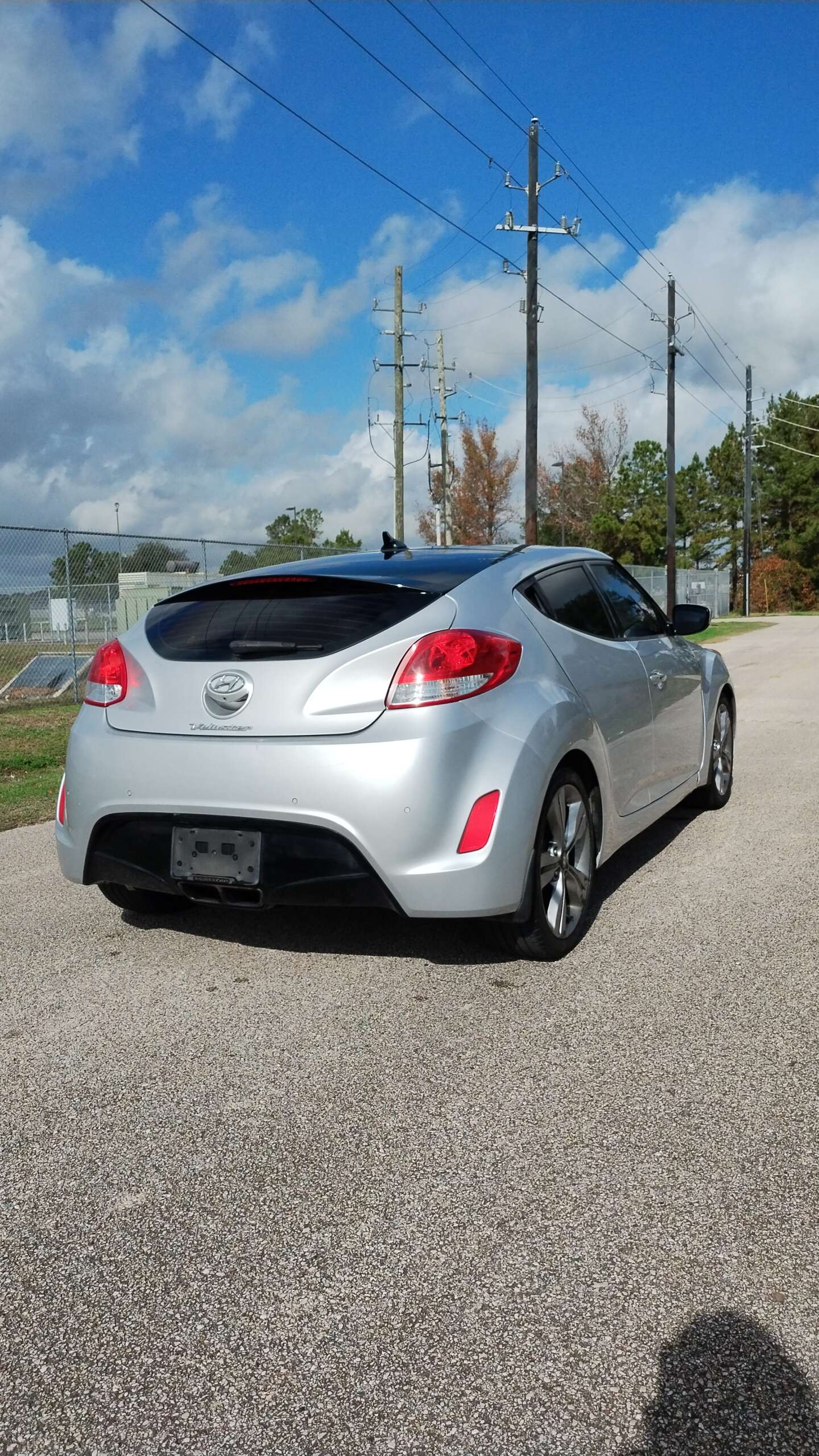 
								HYUNDAI VELOSTER full									