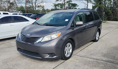 
								Toyota  Sienna full									